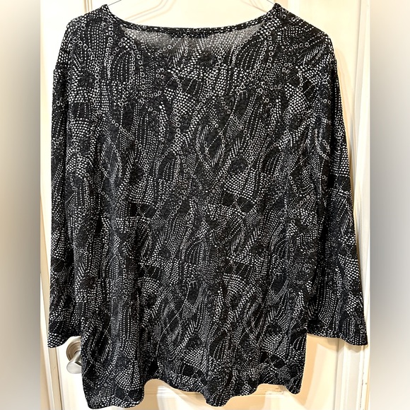 Peter Nygard 3/4 Sleeve Pullover Stretchy Top Black with White and Silver - Picture 3 of 5